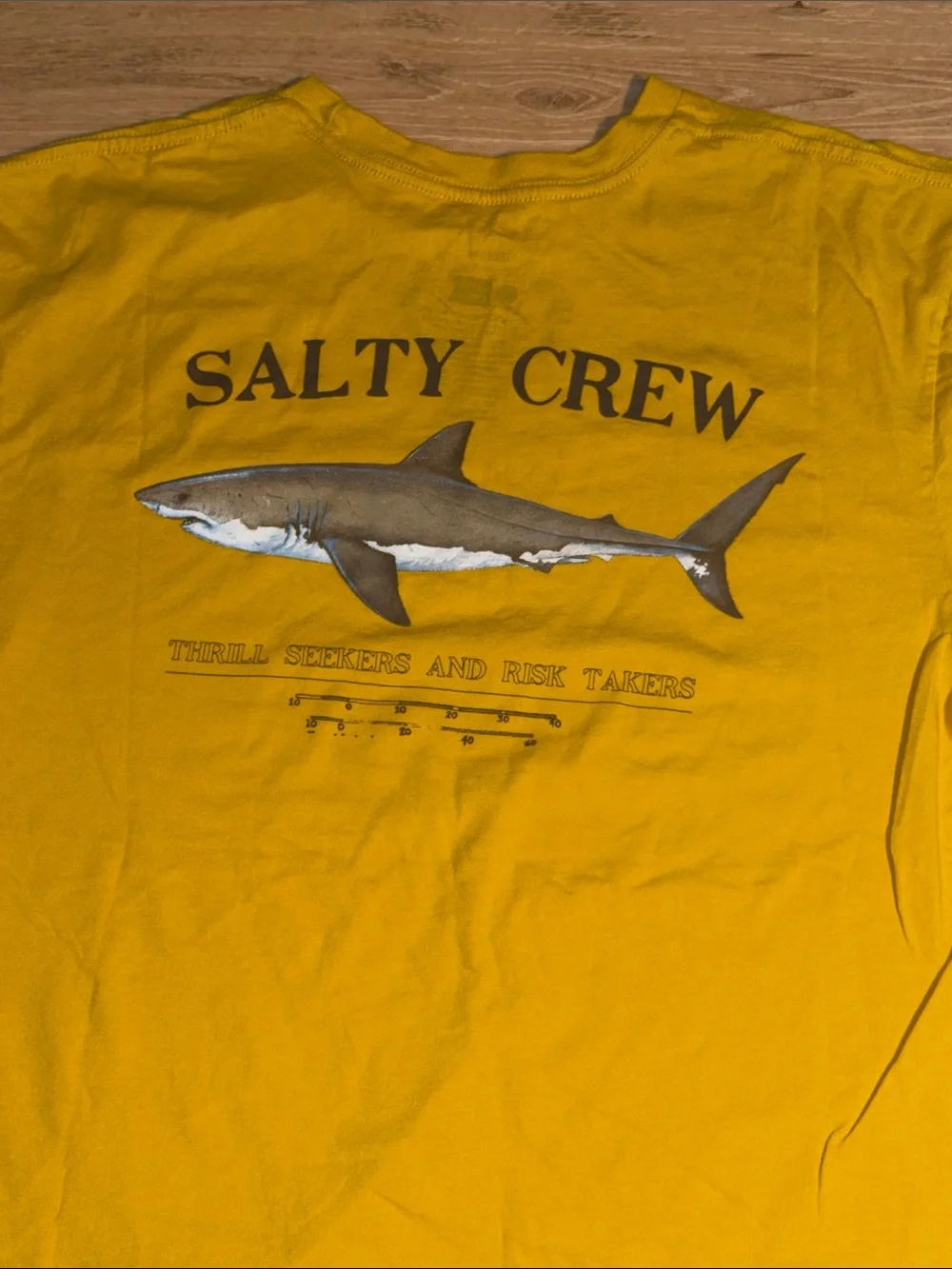 Salty Crew Mustard Shark Back Graphic Tee size mens medium